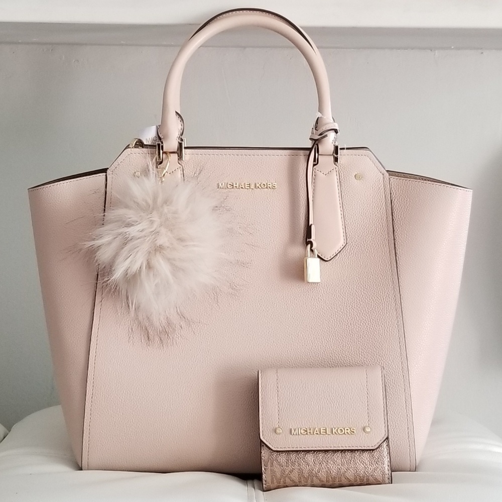 🚫SOLD🚫NWT MK HAYES TOTE +TRIFOLD WALLET SET - Picture 3 of 8